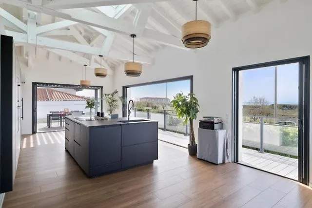 Beautiful New Ocean Facing Villa Anglet 0*,