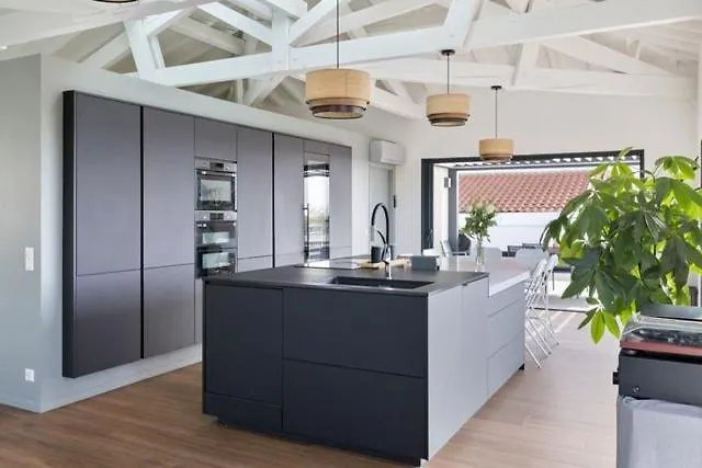 Beautiful New Ocean Facing Villa Anglet