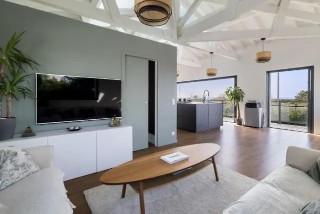 Beautiful New Ocean Facing Villa Anglet 0*,  Frankrig