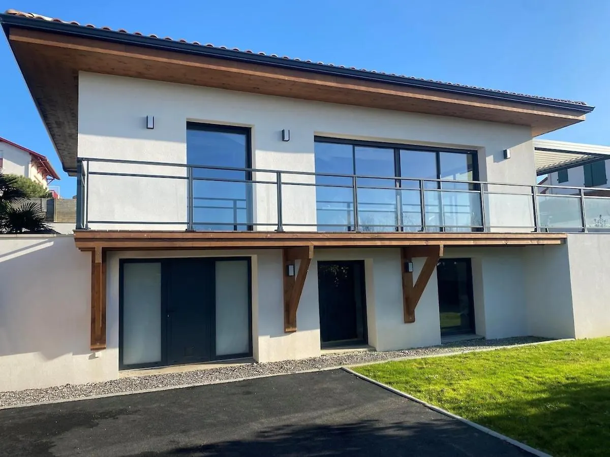 Beautiful New Ocean Facing Villa Anglet