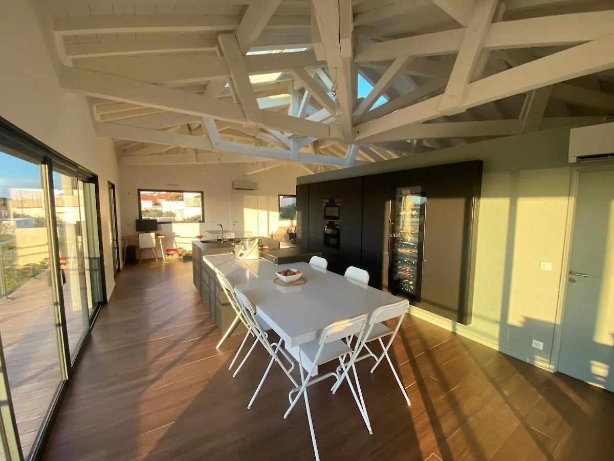 Beautiful New Ocean Facing Villa Anglet