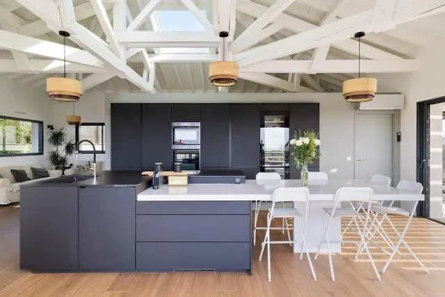 Beautiful New Ocean Facing Villa Anglet